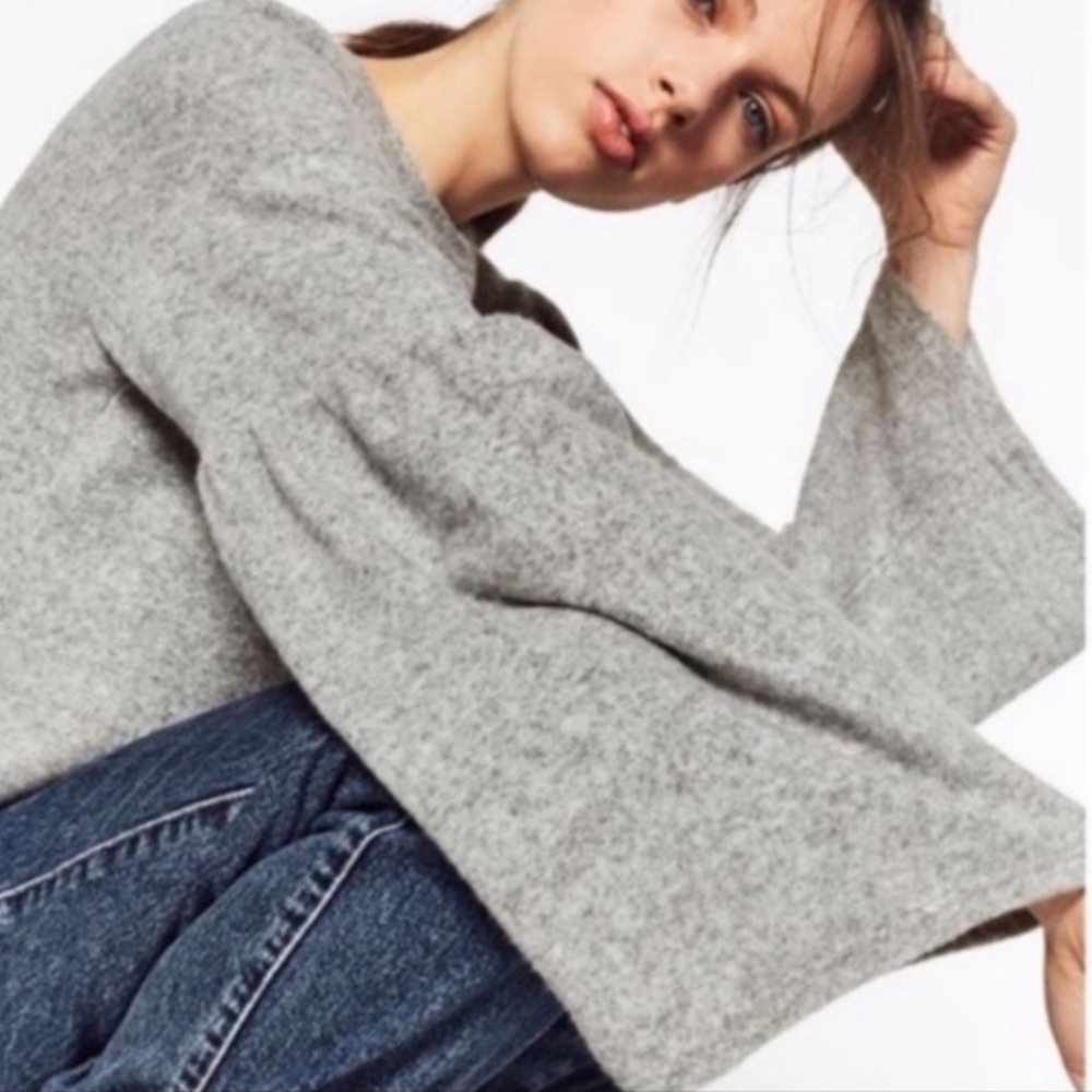 ZARA | BELL SLEEVE GREY SWEATER